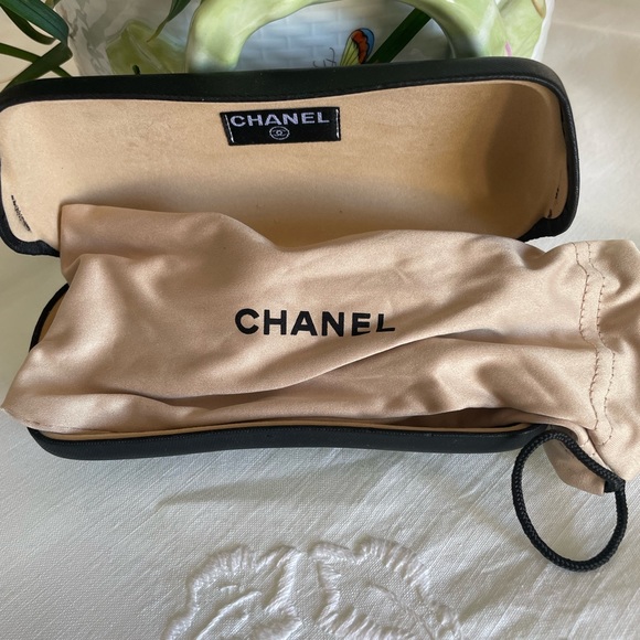 CHANEL sunglasses - Picture 4 of 5